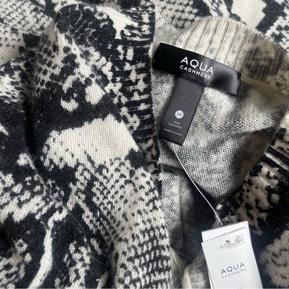 Aqua 100% Cashmere Snakeskin Print Crewneck Sweater Size Medium NWT - Picture 7 of 10